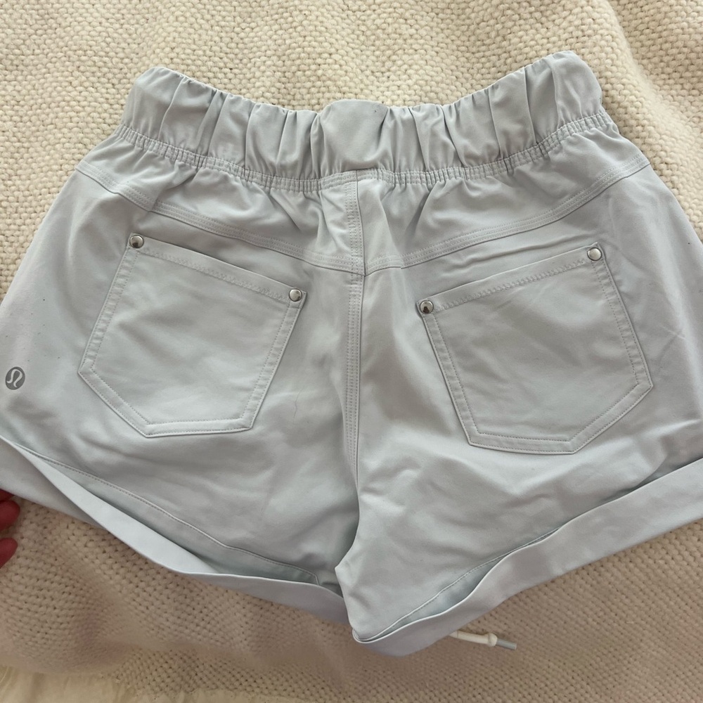 NWOT light gray lulu lemon shorts